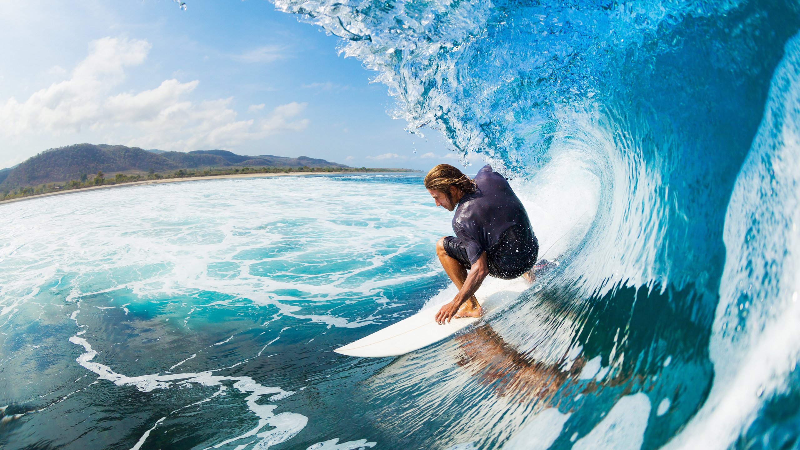 开云真人娱乐官网-心跳加速：欧冠比赛中的最惊险瞬间，欧冠跑动数据